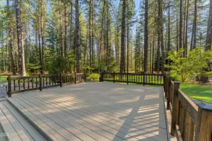 200 Brookstone Hills Dr, Grants Pass, OR 97526 - Photo 4