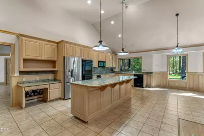 200 Brookstone Hills Drive, Grants Pass, OR 97526 - Photo 20
