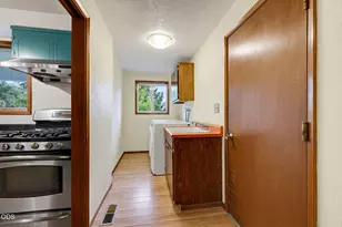 2354 Green Meadows Way, Ashland, OR 97520 - Photo 32