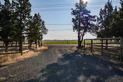 935 NW 35th, Redmond, OR 97756 - Photo 4