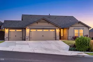 2555 SW 43rd Pl, Redmond, OR 97756 - Photo 1