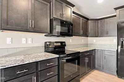 2555 SW 43rd Place, Redmond, OR 97756 - Photo 6