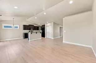 2555 SW 43rd Pl, Redmond, OR 97756 - Photo 12