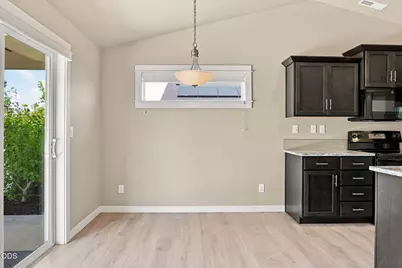 2555 SW 43rd Place, Redmond, OR 97756 - Photo 8