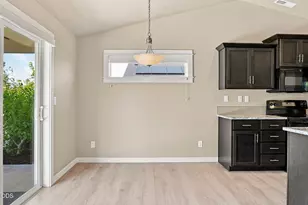 2555 SW 43rd Pl, Redmond, OR 97756 - Photo 8