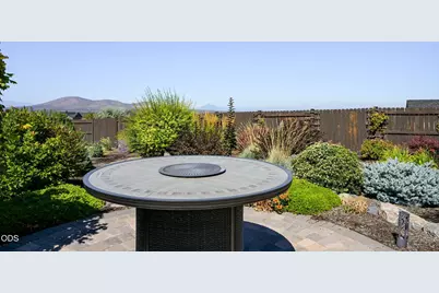 2555 SW 43rd Place, Redmond, OR 97756 - Photo 40