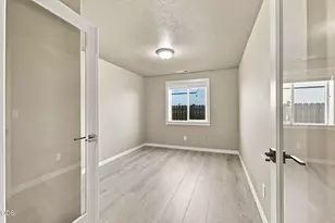 2555 SW 43rd Pl, Redmond, OR 97756 - Photo 26