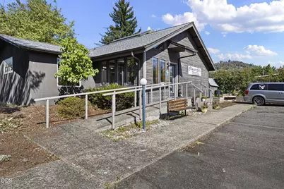 92 NW Glenhart Avenue, Winston, OR 97496 - Photo 12