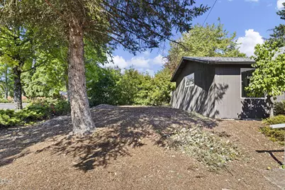 92 NW Glenhart Avenue, Winston, OR 97496 - Photo 6