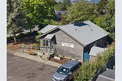 92 NW Glenhart Avenue, Winston, OR 97496 - Photo 2
