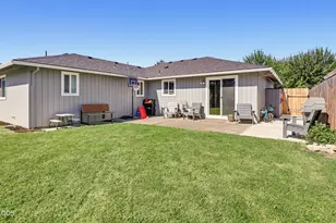 2558 Alma Dr, Medford, OR 97504 - Photo 38