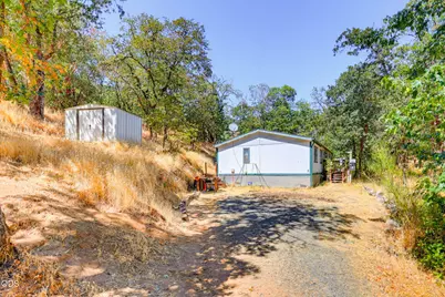 887 Three Pines Road, Grants Pass, OR 97526 - Photo 2
