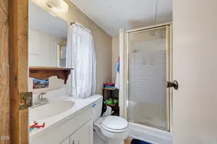 887 Three Pines Rd, Grants Pass, OR 97526 - Photo 20