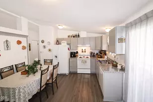 8401 Old Stage Rd, Central Point, OR 97502 - Photo 8
