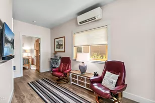 780 W View Loop, Sisters, OR 97759 - Photo 12