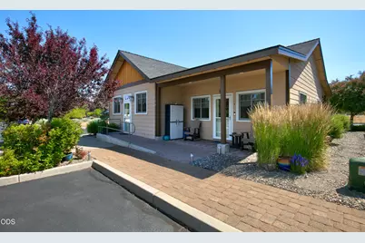 780 W View Loop, Sisters, OR 97759 - Photo 2