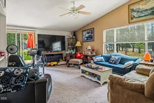 54690 Pinewood Ave, Bend, OR 97707 - Photo 4