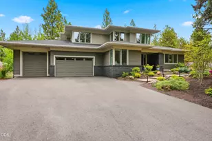 2966 NW Meldrum Ct, Bend, OR 97703 - Photo 1