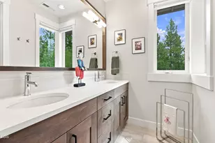2966 NW Meldrum Ct, Bend, OR 97703 - Photo 36