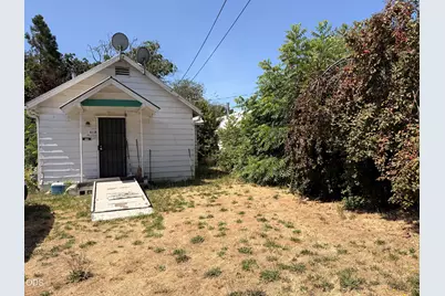 411 SE L Street, Grants Pass, OR 97526 - Photo 2