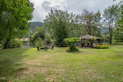 5605 Foothill Boulevard, Rogue River, OR 97537 - Photo 2