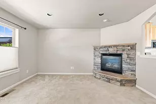 417 NW 27th St, Redmond, OR 97756 - Photo 6