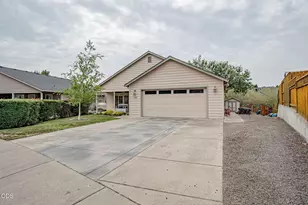 1144 Highlands Dr, Eagle Point, OR 97524 - Photo 24