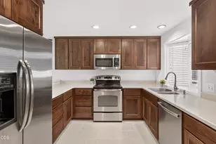 1050 NE Butler Market Rd, Bend, OR 97701 - Photo 4