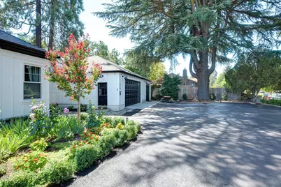 123 Vancouver Avenue, Medford, OR 97504 - Photo 2