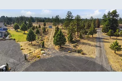 22018 Quebec Court, Bend, OR 97702 - Photo 8
