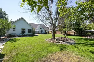 2067 NW Poplar Pl, Redmond, OR 97756 - Photo 34