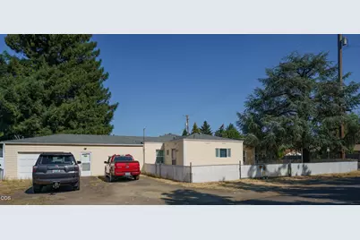 416 W Stewart Avenue, Medford, OR 97501 - Photo 1