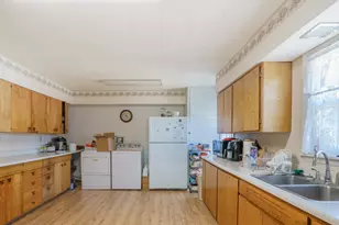 416 W Stewart Ave, Medford, OR 97501 - Photo 6