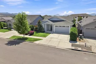 1754 Dragon Tail Pl, Medford, OR 97504 - Photo 2