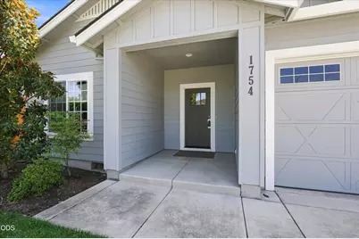 1754 Dragon Tail Place, Medford, OR 97504 - Photo 4
