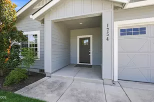 1754 Dragon Tail Pl, Medford, OR 97504 - Photo 4