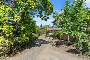 1459 Highcrest Dr, Medford, OR 97504 - Photo 34