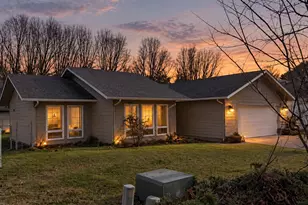 128 Fawn Cir, Shady Cove, OR 97539 - Photo 2