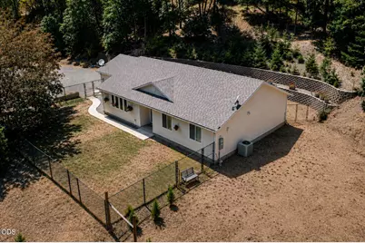 [Address not provided], Medford, OR 97501 - Photo 10