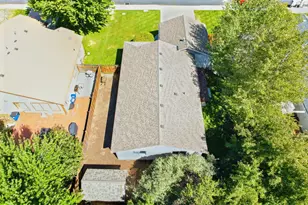 1983 NE Jackson Ave, Bend, OR 97701 - Photo 34