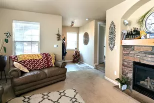 20441 Brentwood Ave, Bend, OR 97702 - Photo 4