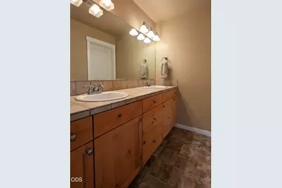 20441 Brentwood Avenue, Bend, OR 97702 - Photo 12