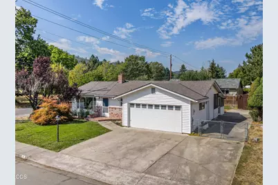 101 Hickory Drive, Rogue River, OR 97537 - Photo 1