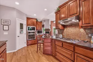 4565 Marissa Cir, Medford, OR 97504 - Photo 8