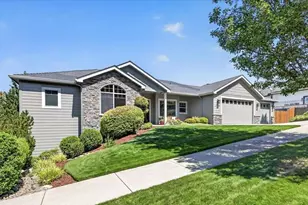 4565 Marissa Cir, Medford, OR 97504 - Photo 2