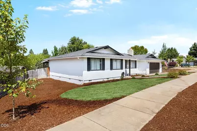 1789 Inverness Drive, Medford, OR 97504 - Photo 4