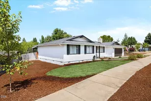 1789 Inverness Dr, Medford, OR 97504 - Photo 4