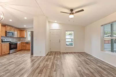 61000 Brosterhous Road #UNIT 26, Bend, OR 97702 - Photo 8
