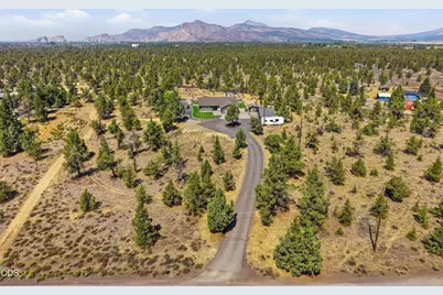 4285 NE Butler Avenue, Redmond, OR 97756 - Photo 1