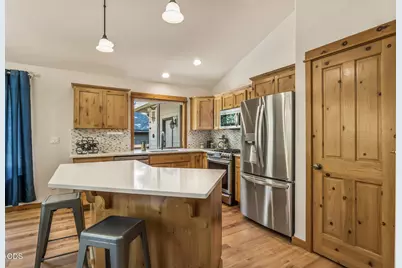 60813 Grand Targhee Drive, Bend, OR 97702 - Photo 10